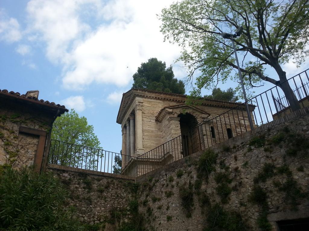 Pieve Sant'Angelo Hotel Campello sul Clitunno Bagian luar foto
